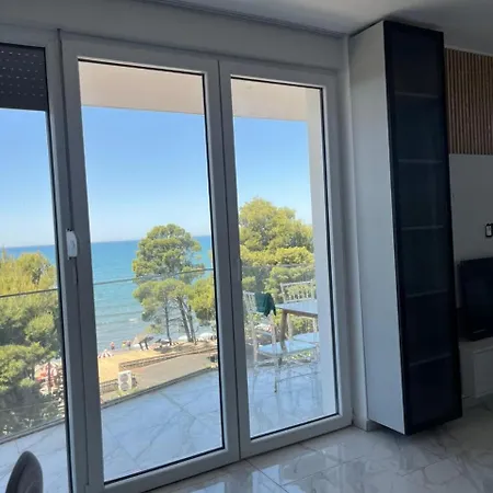 Apartament With Balcony And Sea View